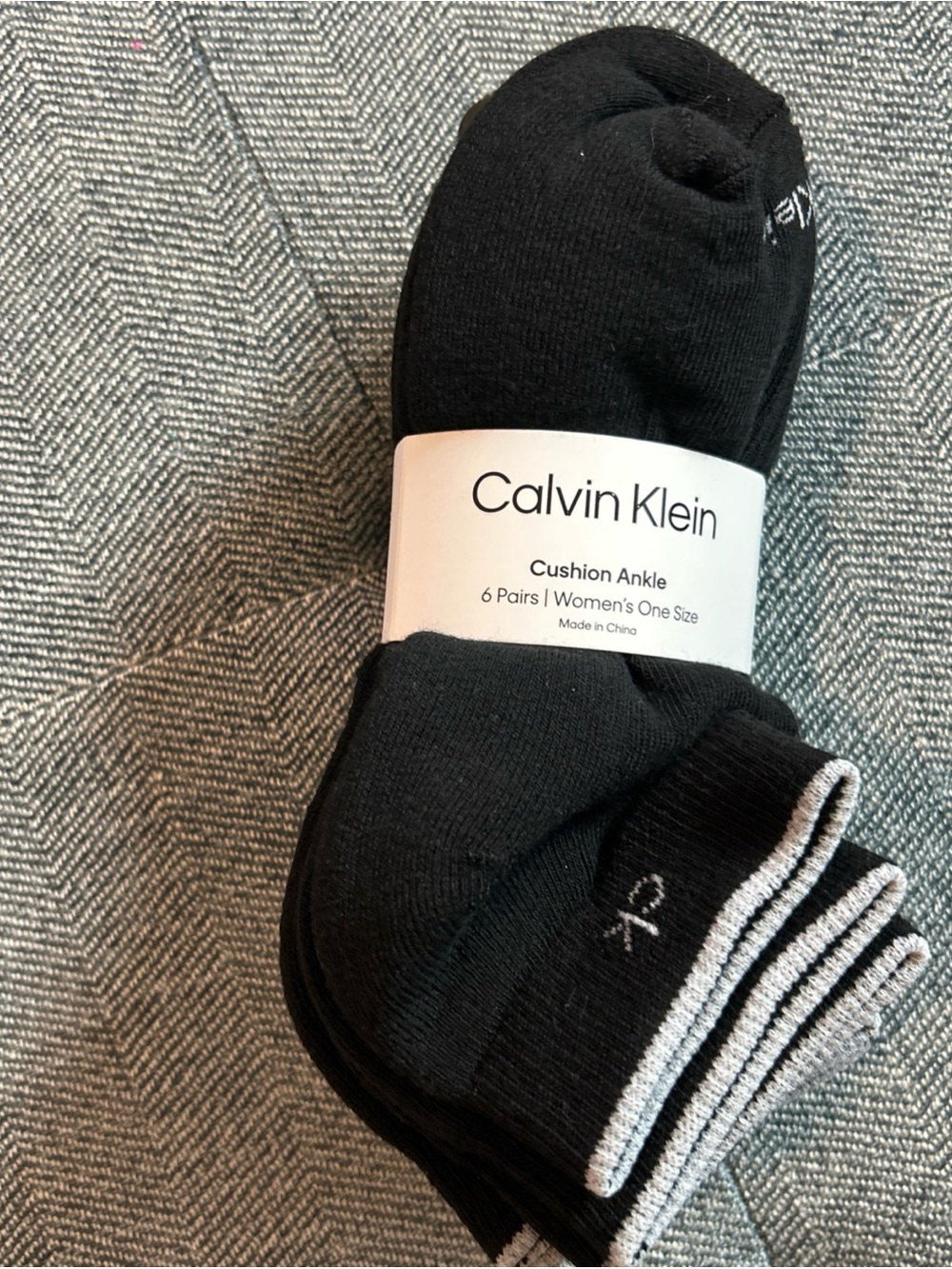 Calvin Klein Women's Cushion Ankle Socks, 6-pairs New- Black- One Size